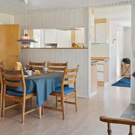 Fenja - 1-2km From The Sea By Interhome Dom wakacyjny Bøtø By